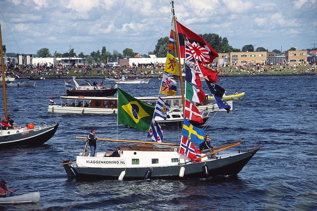 Vlaggenkoning tijdens Sail 2010